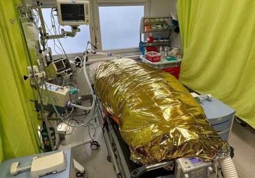 W Częstochowie przez pięć dni trzymali kobietę w złotej paczce. 