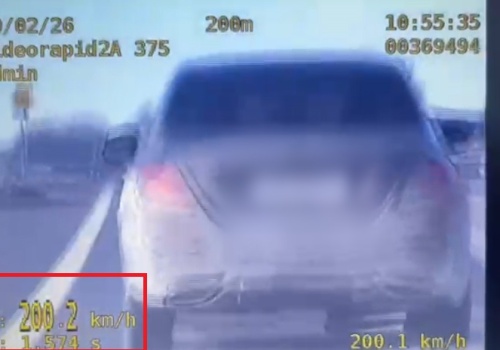 Miała ponad 200 km/h. Spieszyła się na… paznokcie