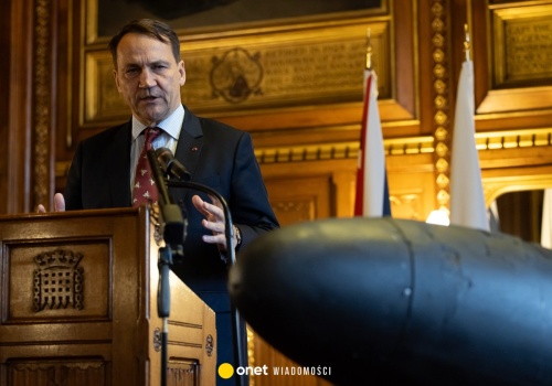 Radosław Sikorski wdał się w utarczkę słowną. Emocje w Monachium