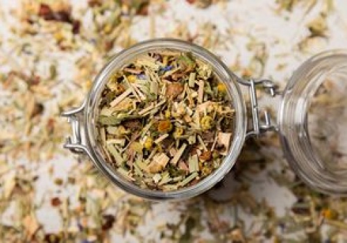 Wypij rano zamiast kawy albo zwykłej herbaty. Delikatnie pobudza, nie pogarsza samopoczucia