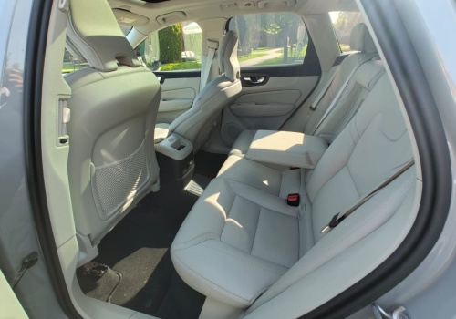 Dziwna wpadka Volvo. Można wypaść z samochodu, gdy jest... za gorąco