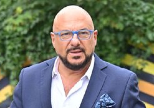 Osiem kobiet jednocześnie. Piotr Gąsowski: 