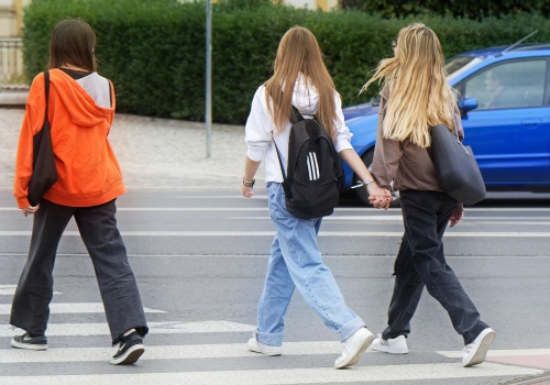 Jak szkoła powinna zareagować po tragicznych wydarzeniach z udziałem uczniów? Gdzie szukać pomocy?