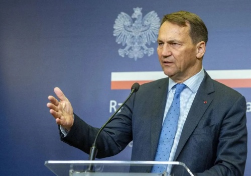 Fala komentarzy po słowach Sikorskiego o wolności słowa. Skrytykował wystąpienie JD Vance'a