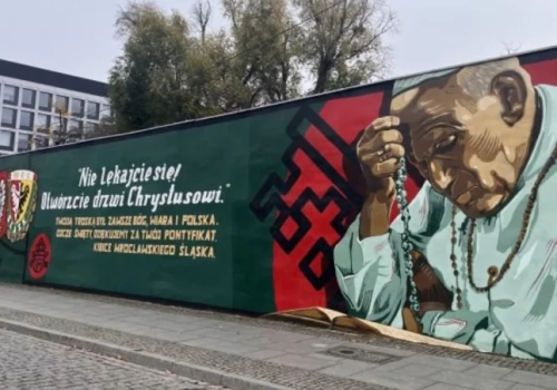 Papież ma być żółty. Konserwator każe przemalować mural z Janem Pawłem II na Ostrowie Tumskim