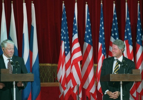 Amerykański historyk: Jelcyn chciał do NATO, Putin planował rewanż