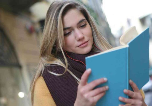 Po co dziś czytać powieści? Nie chodzi o ucieczkę