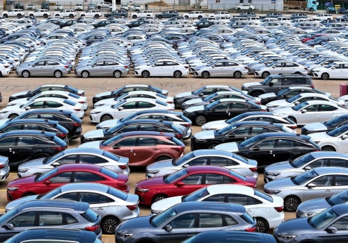 Poważny problem polskich dilerów - na placach zalega 100 tys. nowych aut