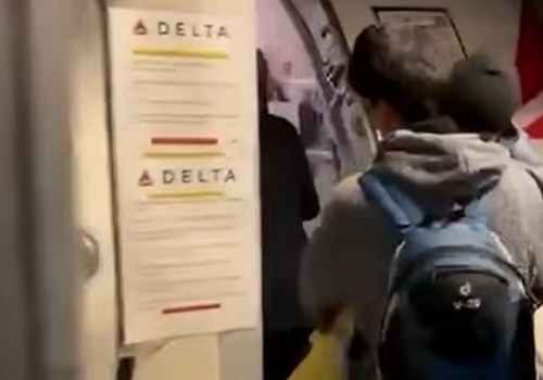 Chłopiec w niebieskiej czapeczce. Wielka kompromitacja