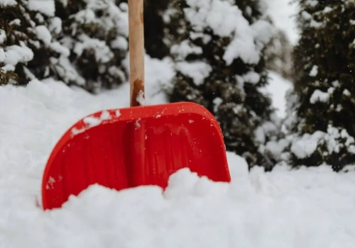 Tornada i śnieżyce. Pogoda nie sprzyja podróżom
