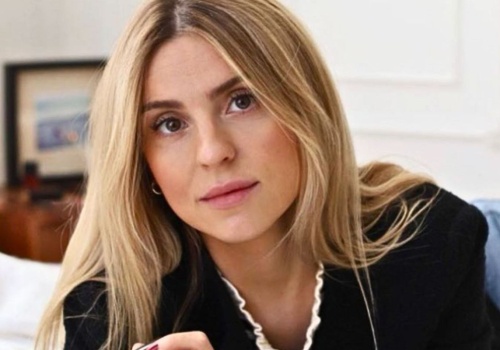 Zapomnij o satynowej spódnicy. 