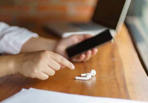 Dźwięk przerywa w głośniku lub słuchawkach Bluetooth? Oto przyczyny i rozwiązania problemu