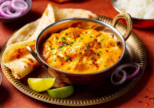 Rozgrzewające smaki Indii. Butter chicken według Marceli Leszczak i Tomasza Królikowskiego