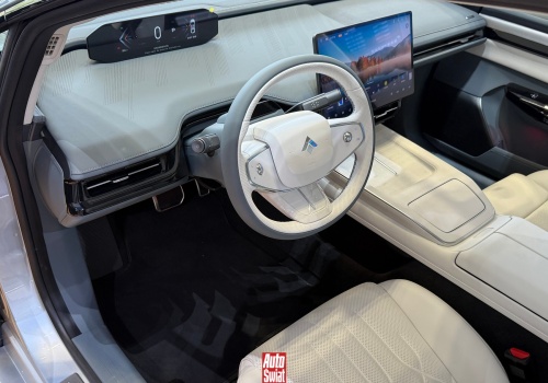 Za zakazem chowanych klamek idzie rewolucja w kokpicie: tak Chiny chcą zwalczać swój 