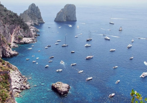 Urlop we Włoszech? Pocztówkowa wyspa mówi: basta