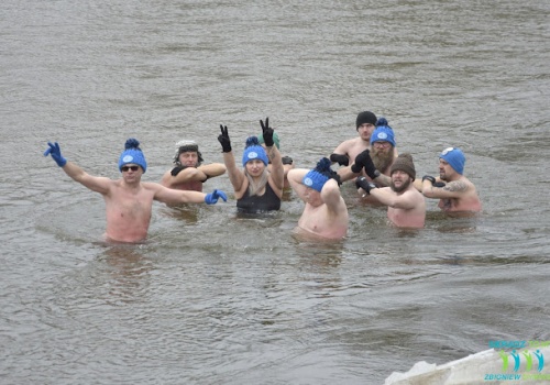 Niedzielne morsowanie w Sieradzu – kolejna kąpiel w rzece Warcie
