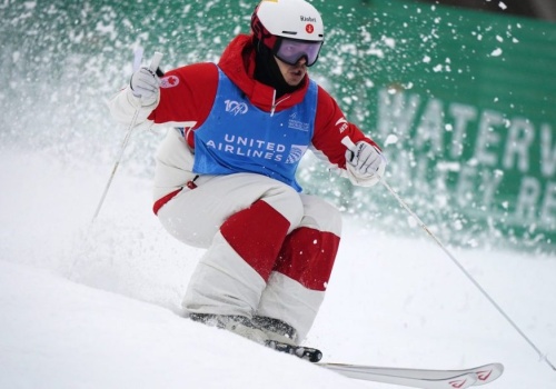 Pierwsze złoto dla Kanady. Kingsbury triumfuje w muldach