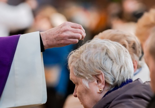 Co oznacza Środa Popielcowa? Sprawdź, kogo obowiązuje post ścisły