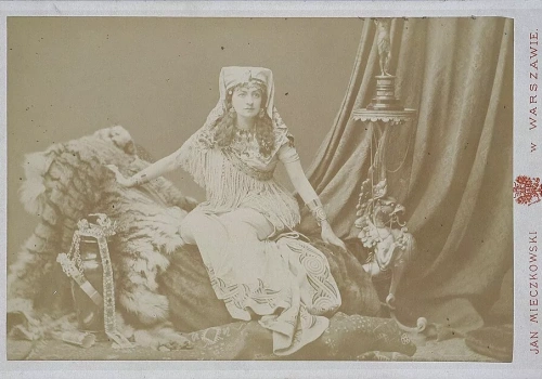 Nieślubne dziecko, romanse i ucieczka za ocean. Dla Polaków była narodową ikoną