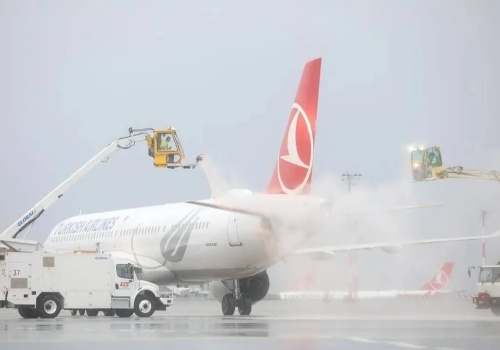 Śnieżyca w Holandii paraliżuje pracę lotniska