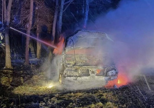 Pożar samochodu w powiecie mieleckim. Mogło dojść do samozapłonu