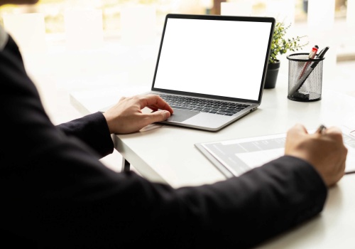 Jak nauczyć się przedsiębiorczości od zera? Bezpłatne źródła wiedzy online