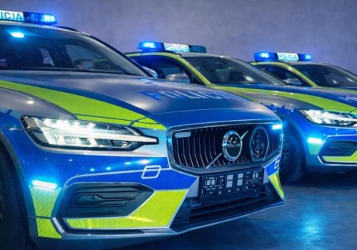 Polska policja przesiada się do potężnych Volvo – BMW ma godnego rywala! Jeden z samochodów już po chrzcie bojowym