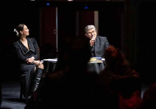 Najpiękniejsze odcienie miłości w wierszach Kronholda, Przybory, Osieckiej i Szymborskiej na deskach cieszyńskiego teatru | ZDJĘCIA