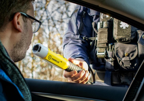 Kontrole drogowe w Polsce: Co musisz mieć w samochodzie?