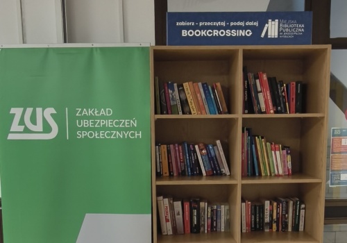W kieleckim oddziale ZUS znajdziemy biblioteczki bookcrossingowe