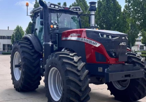 Ciągnik Junmadao MK3004. 300 KM, zbiornik na paliwo 600 litrów
