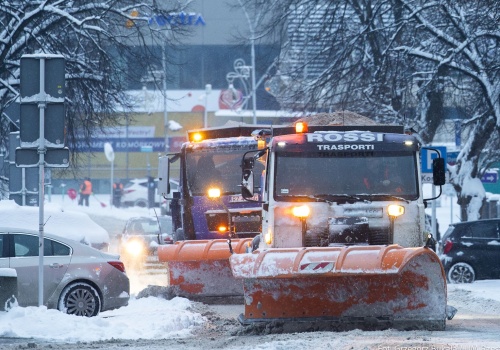 Rzeszów kontra śnieżyca. Nocna ofensywa służb miejskich w ramach Akcji Zima