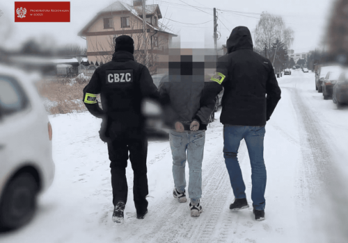 Sól lub mąka zamiast zamówionych towarów. Rozbito grupę oszustów