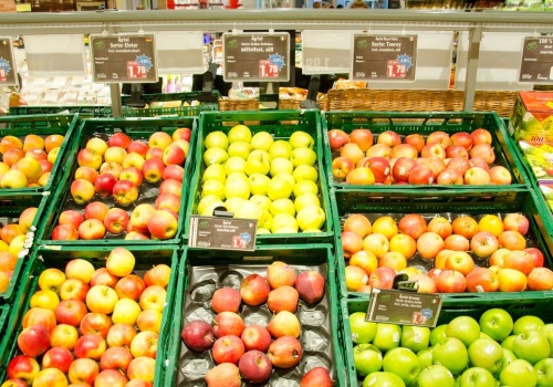 ​​Pestycydy w europejskich jabłkach. 85 proc. próbek z wieloma związkami