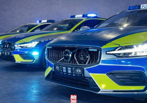 Radiowozy Volvo w polskiej policji. Nie mają ograniczników prędkości