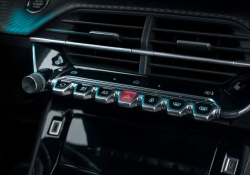 68 tys. zł wystarcza tu na estetyczne auto z 352-litrowym bagażnikiem i nieoczywistym wyposażeniem w standardzie