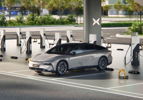 Xpeng chce instalować w Europie ładowarki 1 000 kW. Z magazynami energii, więc na przyłączach 100 kW