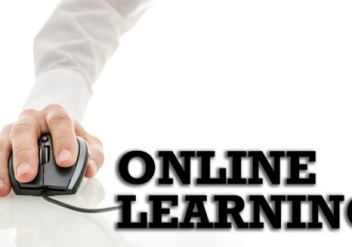 Lewis University przenosi zajęcia online z powodu biura ICE w tym samym budynku