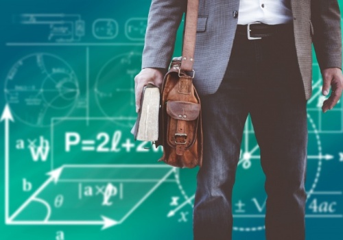 Ile zarabiają nauczyciele? Publikujemy dane z podziałem na szkoły zarządzane przez Powiat Raciborski