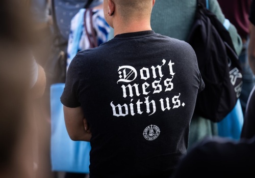 AfD organizuje wielki zjazd partyjny w setną rocznicę zjazdu NSDAP. 