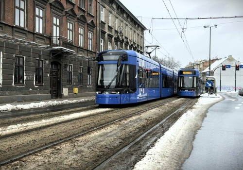 Czy w krakowskich tramwajach i autobusach jest za zimno? Miasto podaje normy i wyniki kontroli