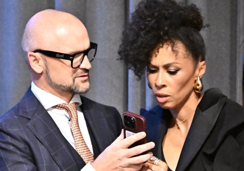 Trudno uwierzyć, jaki sposób mają Brzoska i Mensah na kłótnie. Podpisali umowę u notariusza