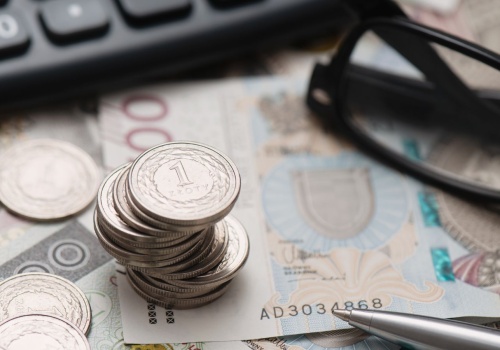 4995,65 zł do odliczenia w PIT. Wielu Polaków zapomina i tylko wyrzuca pieniądze w błoto