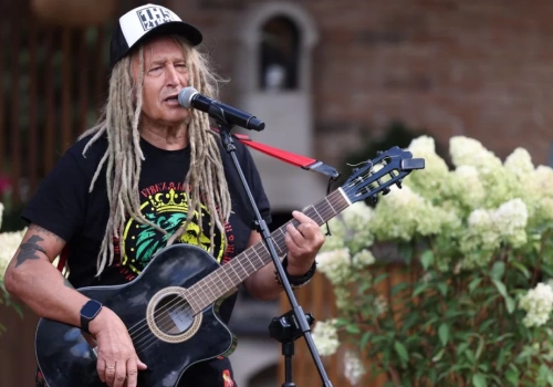 Darek Maleo Malejonek akustycznie – wyjątkowy muzyk i koncert w Kaliszu