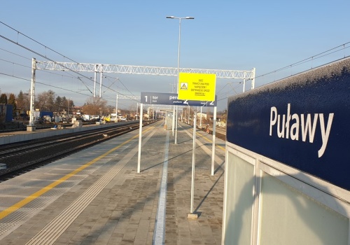 Mołdawianin pomiędzy wagonami towarowymi w Puławach. Został zatrzymany