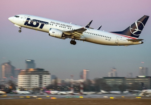 Lotnisko Chopina bije rekordy. Pasażerowie szturmują bramki, a port szykuje się do rozbudowy