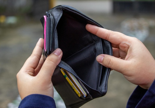 Miała być inwestycja i gwarantowany zysk. Seniorka straciła oszczędności i została z kredytem