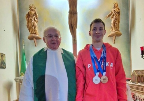 Kacper Tomasiak i religijny wymiar startów podczas igrzysk w Mediolanie