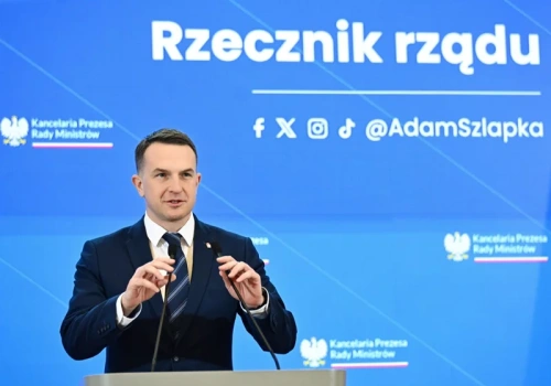 Chaos w Polsce 2050 może zachwiać rządem? Szłapka kreśli scenariusze