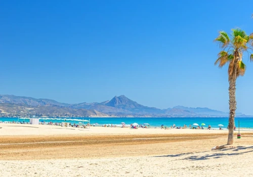 Wakacje w Hiszpanii mogą być droższe. Szykują opłaty za plażę i atrakcje